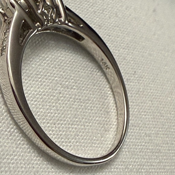 Kay Jewelers 14k white gold diamond ring! - Picture 6 of 13